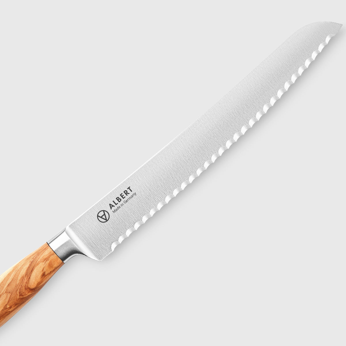 SUSTAINABLE PROFESSIONAL SERRATED KNIFE 9-INCH